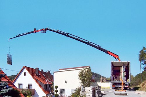 Kranmontage mit 28-Meter-Kran