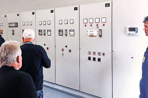 Schaltschrank einer Industrieheizungsanlage